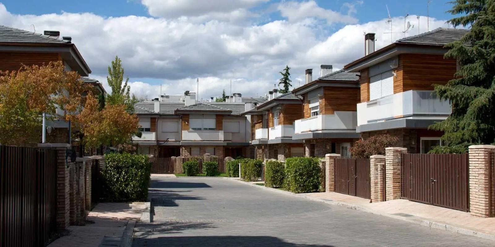 Catastro vs Registro en Torrelodones: qué metros cuadrados puedes usar para vender tu casa
